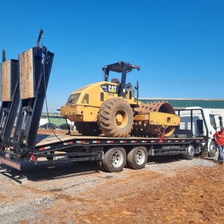 Rolo compressor aluguel Sorocaba Locação de mini escavadeira Votorantim Locação de empilhadeira Votorantim